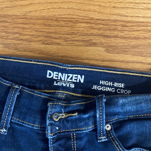 Crop jeans or u can uncuff - Picture 2 of 4